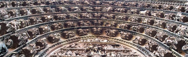 Symbole de l’horloge de Notre-Dame de Paris comme élément du patrimoine horloger français